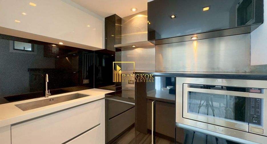 For rent 2 bedrooms apartment in Watthana, Bangkok