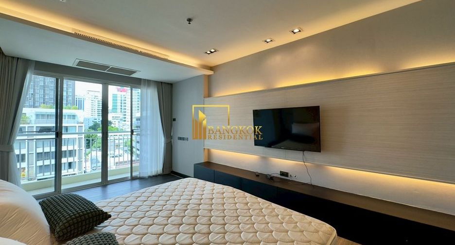 For rent 2 bedrooms apartment in Watthana, Bangkok
