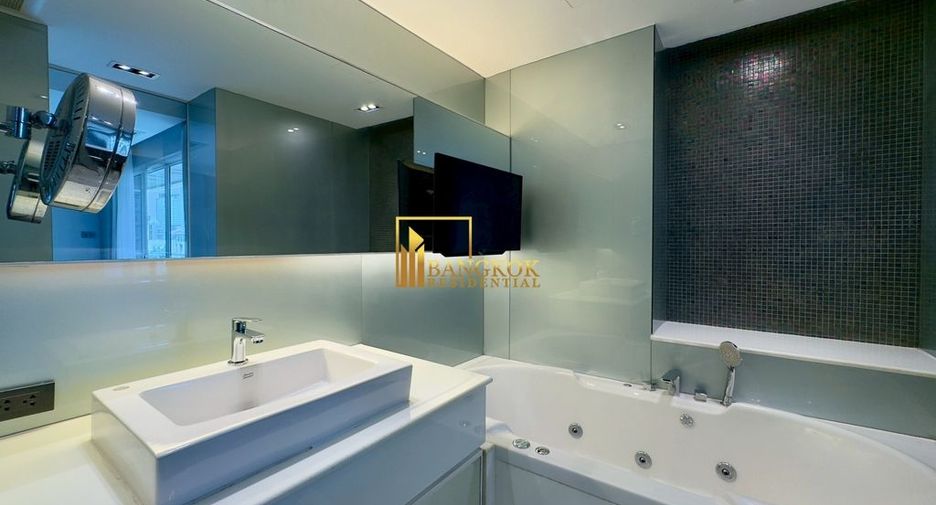 For rent 2 bedrooms apartment in Watthana, Bangkok