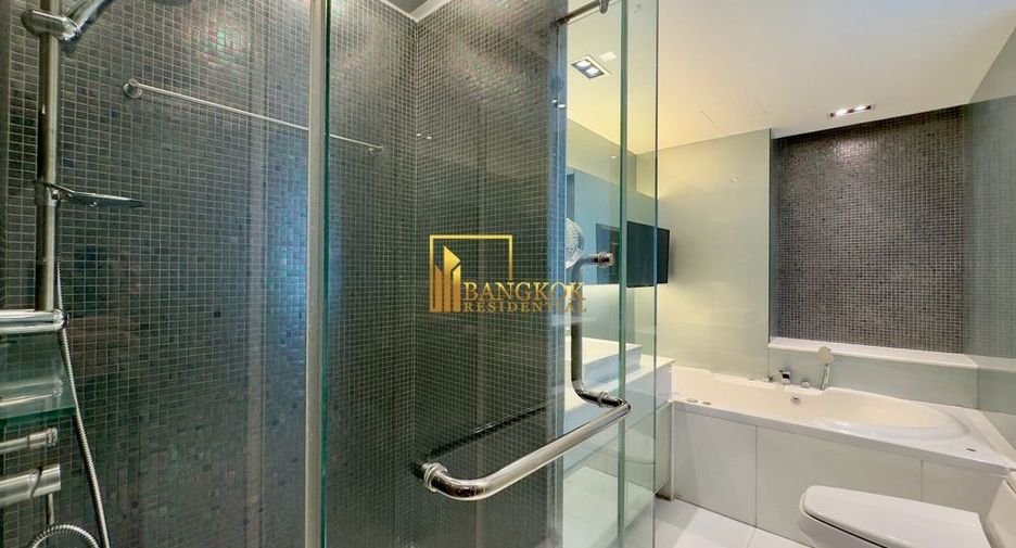 For rent 2 bedrooms apartment in Watthana, Bangkok