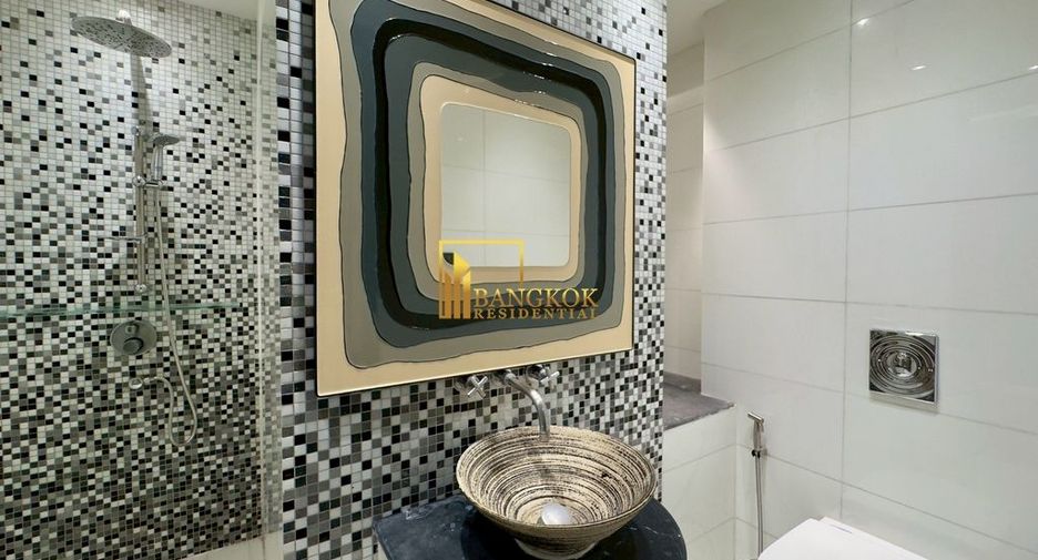For rent 2 bedrooms apartment in Watthana, Bangkok