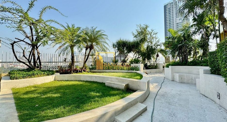 For rent 2 bedrooms apartment in Watthana, Bangkok