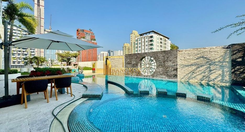 For rent 2 bedrooms apartment in Watthana, Bangkok