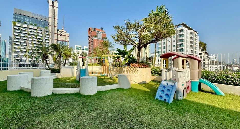 For rent 2 bedrooms apartment in Watthana, Bangkok