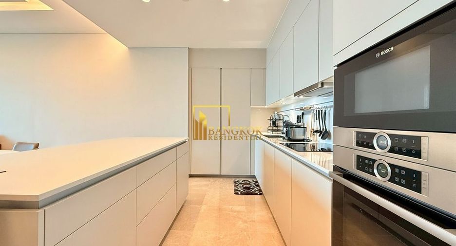 For rent 2 bedrooms condo in Pathum Wan, Bangkok