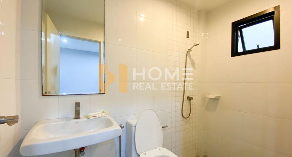 Casa adosada en venta de 3 habitaciones en Bang Khae, Bangkok