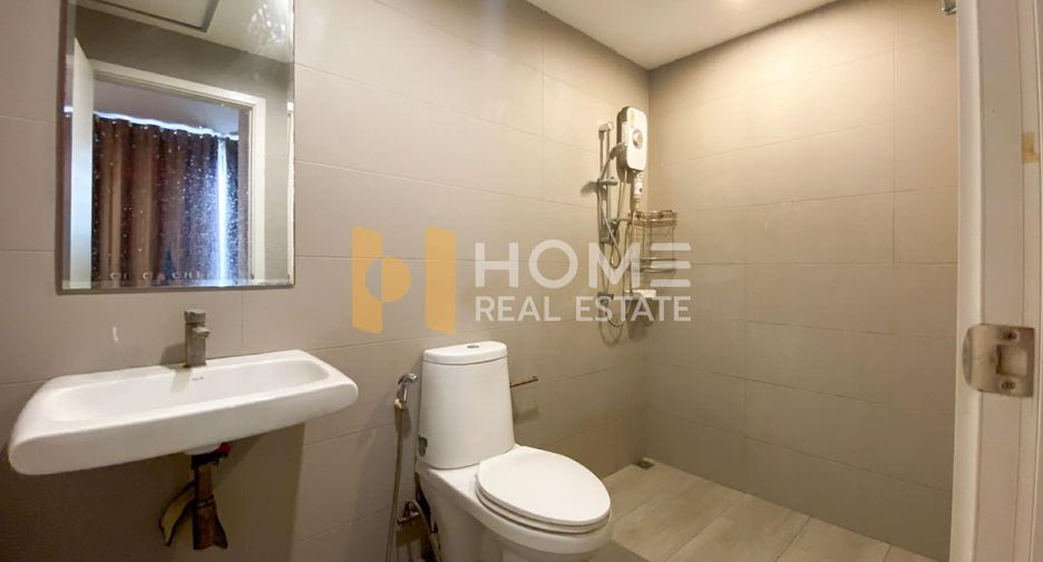 Casa adosada en venta de 3 habitaciones en Bang Khae, Bangkok