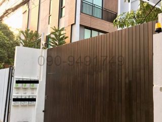 Casa adosada en alquiler de 3 habitaciones en Sathon, Bangkok