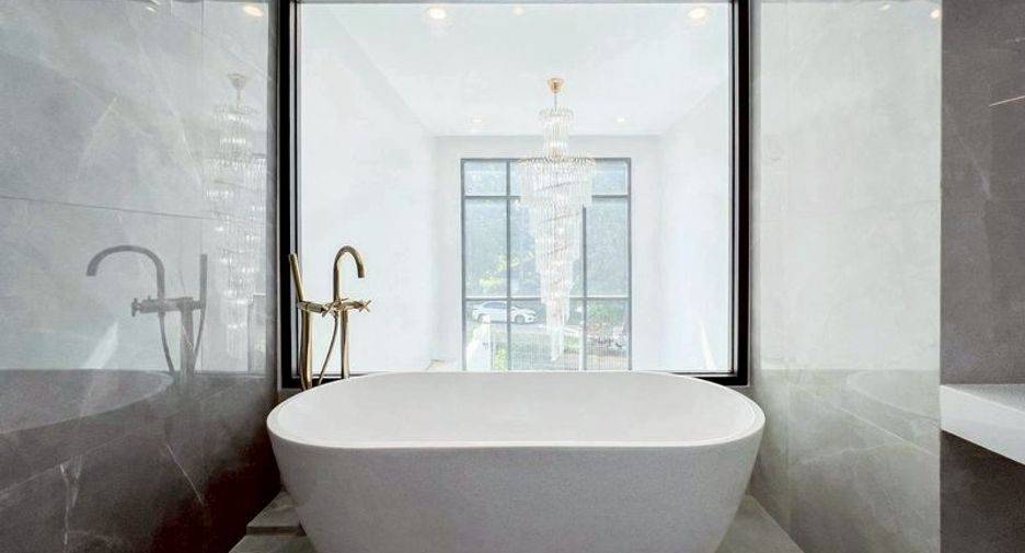 For sale 3 bedrooms villa in Mueang Chiang Mai, Chiang Mai