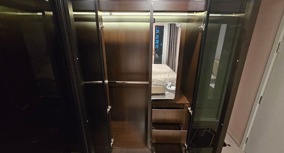 For sale 2 bedrooms condo in Din Daeng, Bangkok