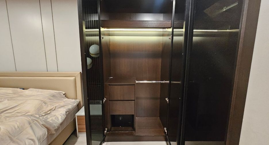For sale 2 bedrooms condo in Din Daeng, Bangkok