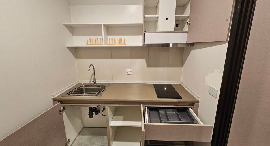 For sale 2 bedrooms condo in Din Daeng, Bangkok