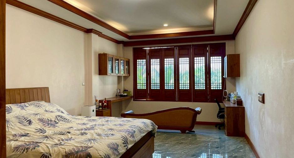 For sale 4 bedrooms retail Space in Mae Rim, Chiang Mai