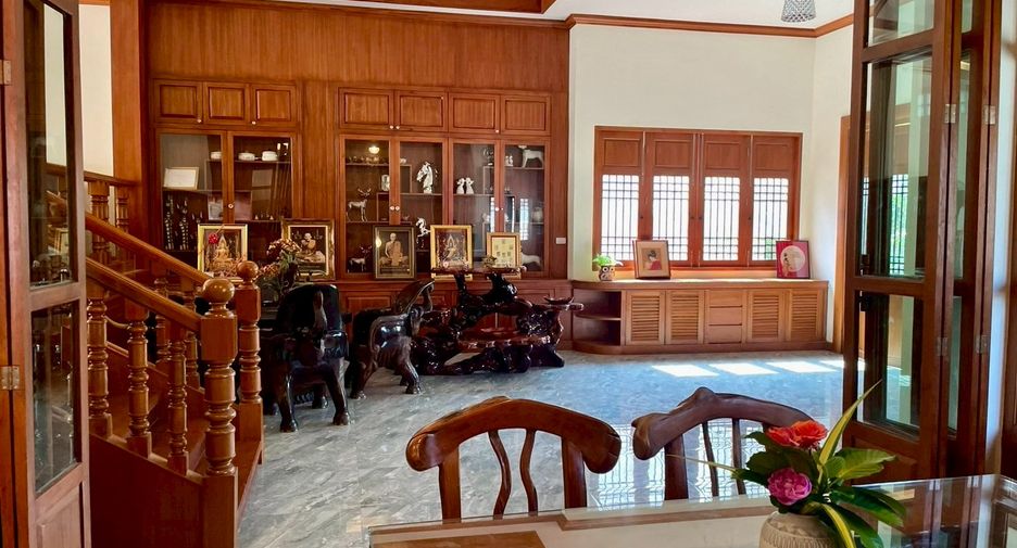 For sale 4 bedrooms retail Space in Mae Rim, Chiang Mai