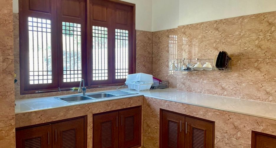 For sale 4 bedrooms retail Space in Mae Rim, Chiang Mai