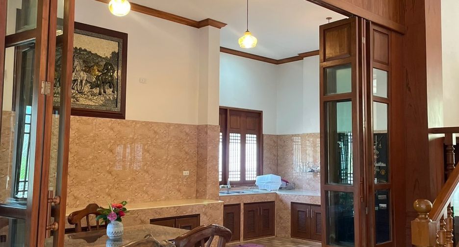For sale 4 bedrooms retail Space in Mae Rim, Chiang Mai