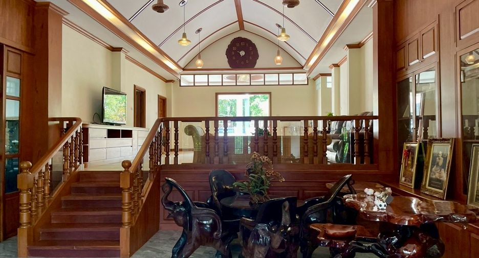 For sale 4 bedrooms retail Space in Mae Rim, Chiang Mai