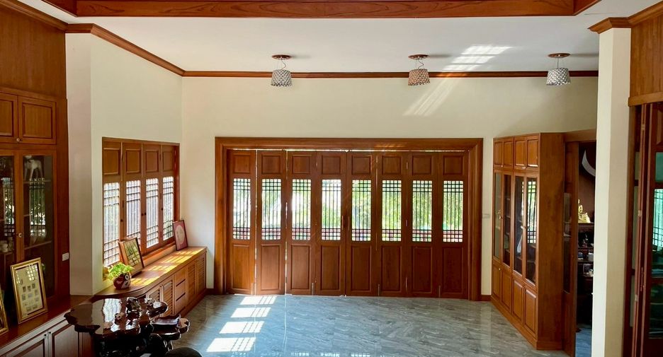 For sale 4 bedrooms retail Space in Mae Rim, Chiang Mai