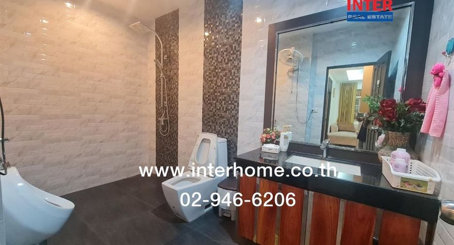 For sale 5 bedrooms house in Thung Khru, Bangkok
