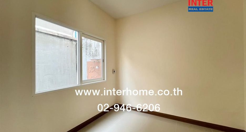 For sale 4 bedrooms townhouse in Mueang Samut Sakhon, Samut Sakhon