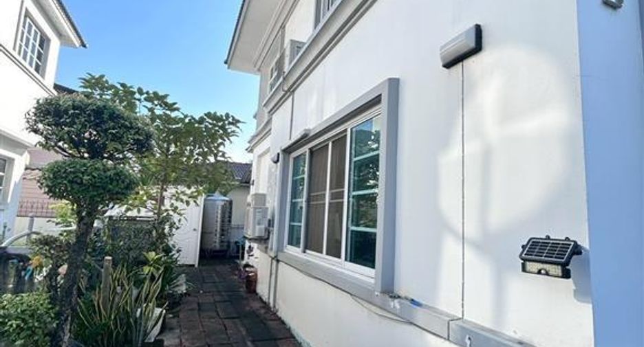 For sale 4 bedrooms house in Khlong Sam Wa, Bangkok