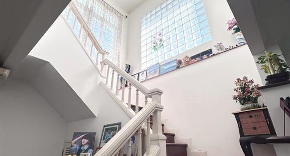 For sale 4 bedrooms house in Khlong Sam Wa, Bangkok