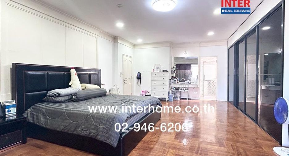 For sale 4 bedrooms house in Khlong Sam Wa, Bangkok