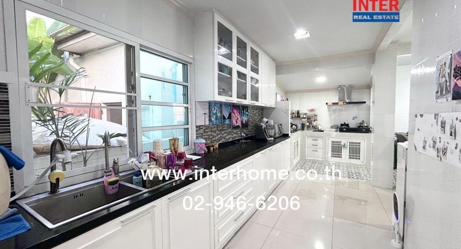 For sale 4 bedrooms house in Khlong Sam Wa, Bangkok