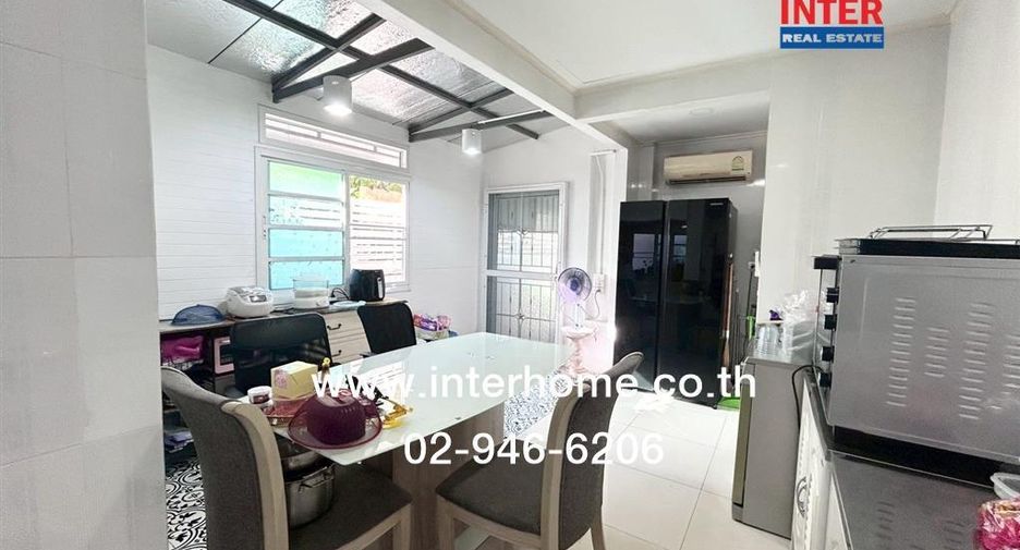 For sale 4 bedrooms house in Khlong Sam Wa, Bangkok