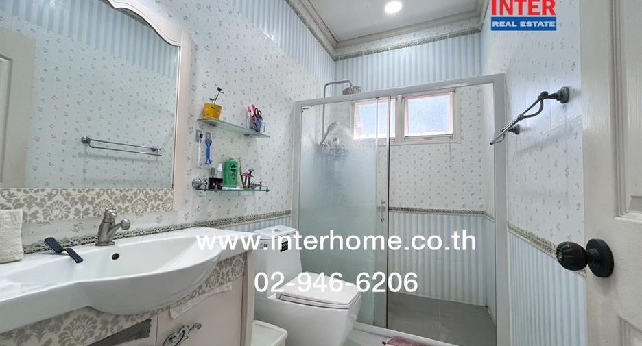 For sale 4 bedrooms house in Khlong Sam Wa, Bangkok