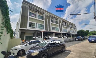 For sale 3 ベッドルーム townhouse in Saphan Sung, Bangkok