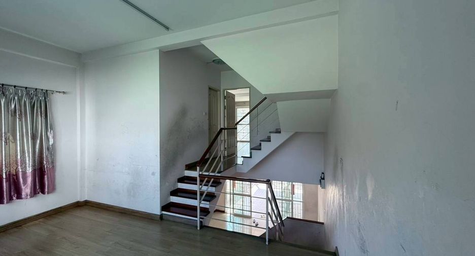 For sale 3 bedrooms townhouse in Khan Na Yao, Bangkok