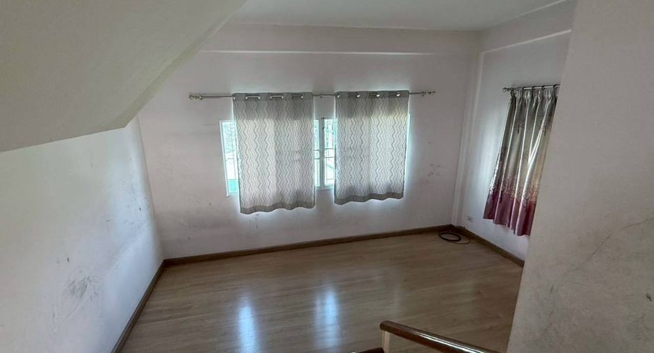 For sale 3 bedrooms townhouse in Khan Na Yao, Bangkok