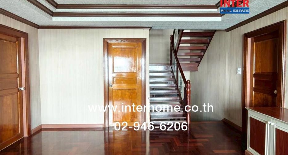 For sale 6 bedrooms house in Din Daeng, Bangkok