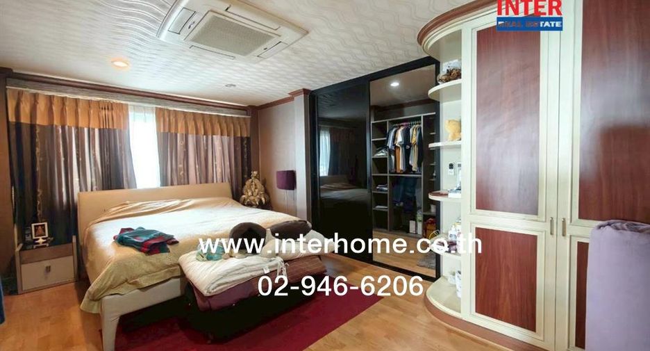 For sale 6 bedrooms house in Din Daeng, Bangkok