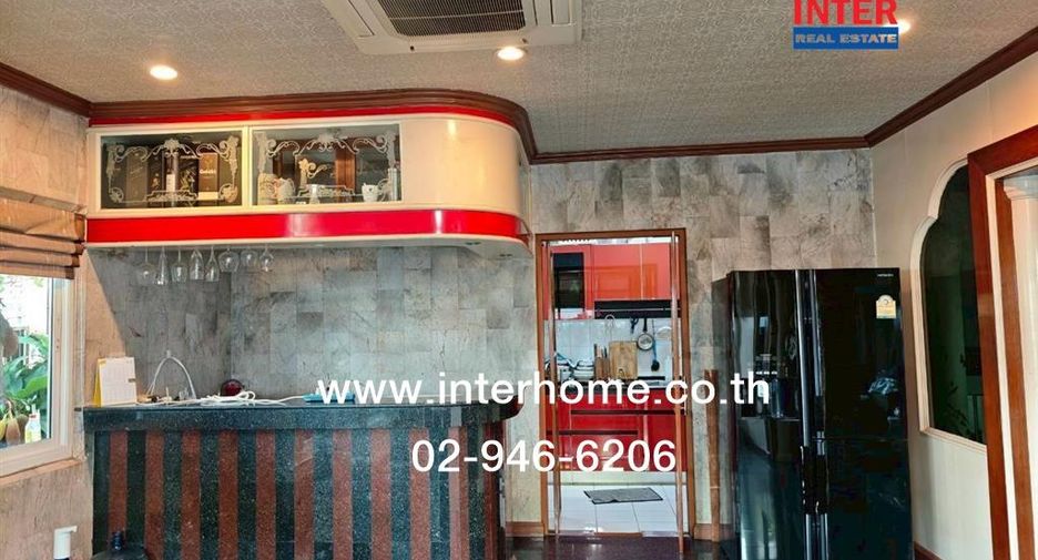 For sale 6 bedrooms house in Din Daeng, Bangkok