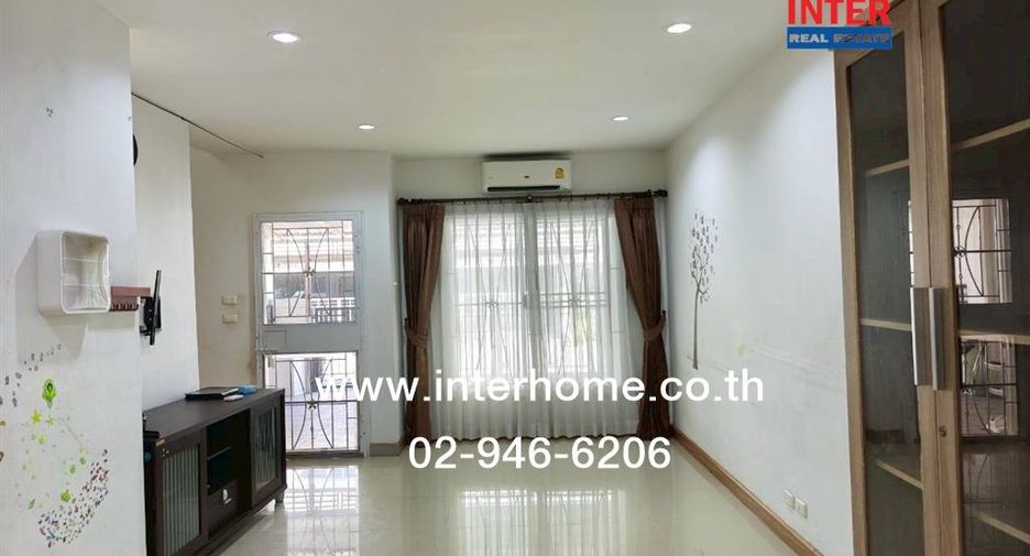 For sale 3 bedrooms townhouse in Khlong Sam Wa, Bangkok