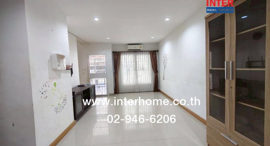 For sale 3 bedrooms townhouse in Khlong Sam Wa, Bangkok