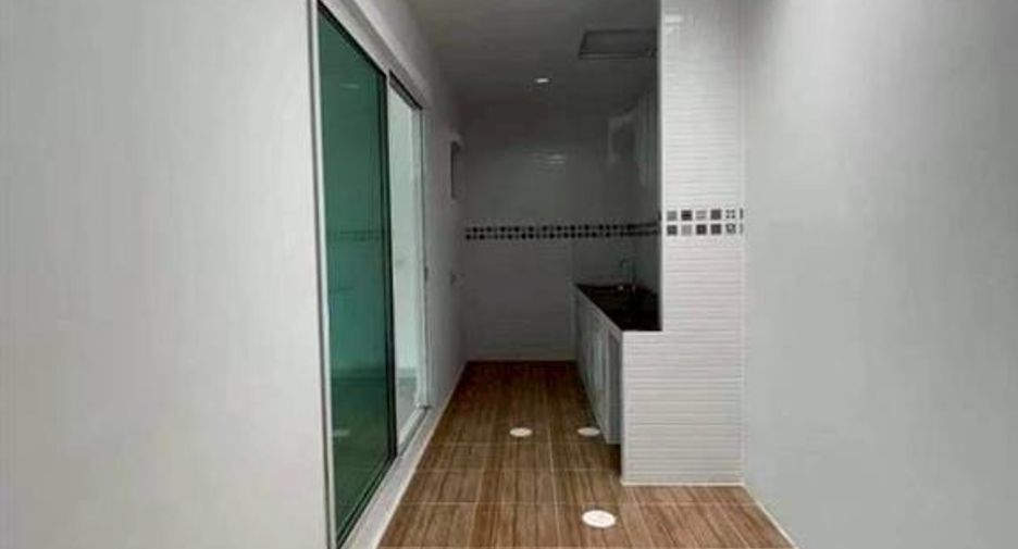 Reihenhaus zum Kauf mit 3 Zimmer in Lam Luk Ka, Pathum Thani