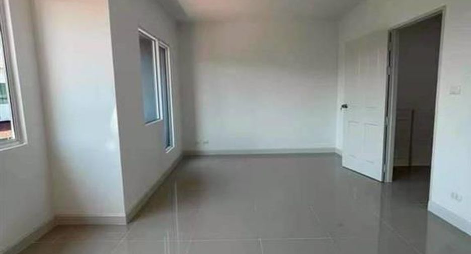 Reihenhaus zum Kauf mit 3 Zimmer in Lam Luk Ka, Pathum Thani