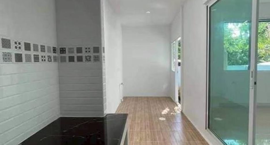Reihenhaus zum Kauf mit 3 Zimmer in Lam Luk Ka, Pathum Thani