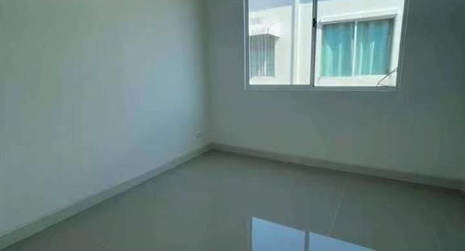 Reihenhaus zum Kauf mit 3 Zimmer in Lam Luk Ka, Pathum Thani