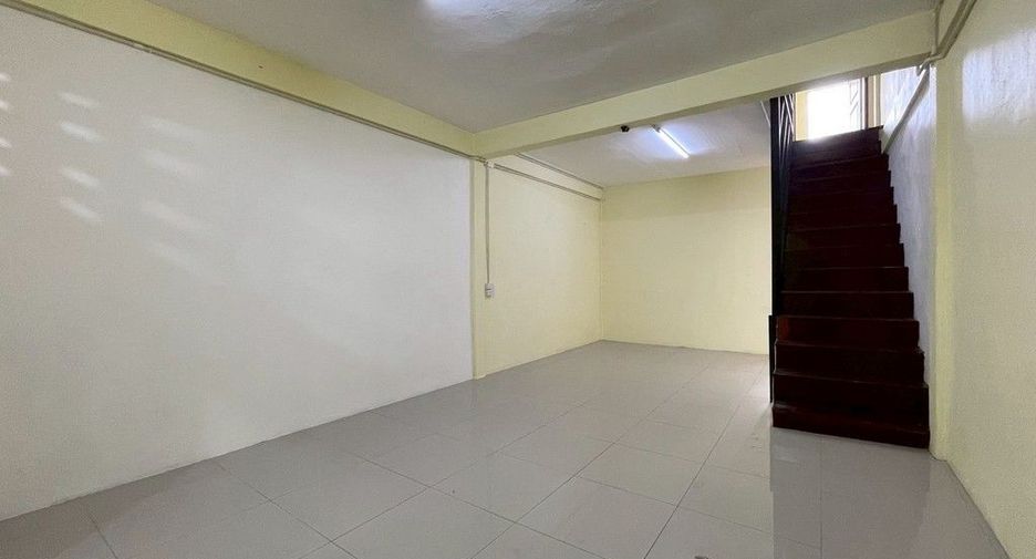 For rent retail Space in Ratchathewi, Bangkok