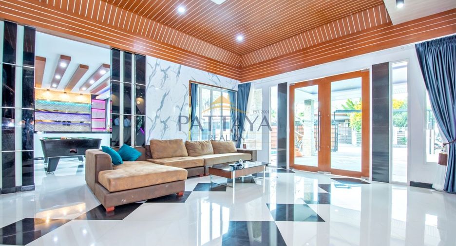 For rent and for sale 4 bedrooms villa in Bang Lamung, Chonburi