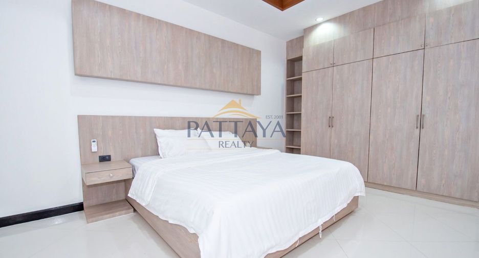 For rent and for sale 4 bedrooms villa in Bang Lamung, Chonburi