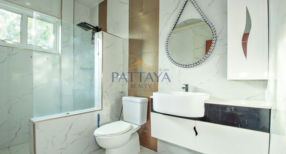 For rent and for sale 4 bedrooms villa in Bang Lamung, Chonburi