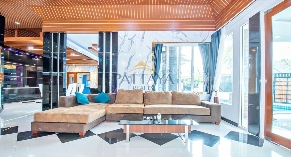 For rent and for sale 4 bedrooms villa in Bang Lamung, Chonburi