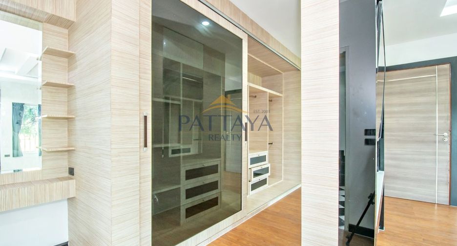 For rent and for sale 4 bedrooms villa in Bang Lamung, Chonburi