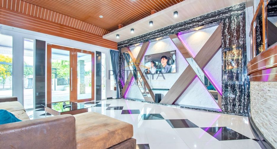 For rent and for sale 4 bedrooms villa in Bang Lamung, Chonburi