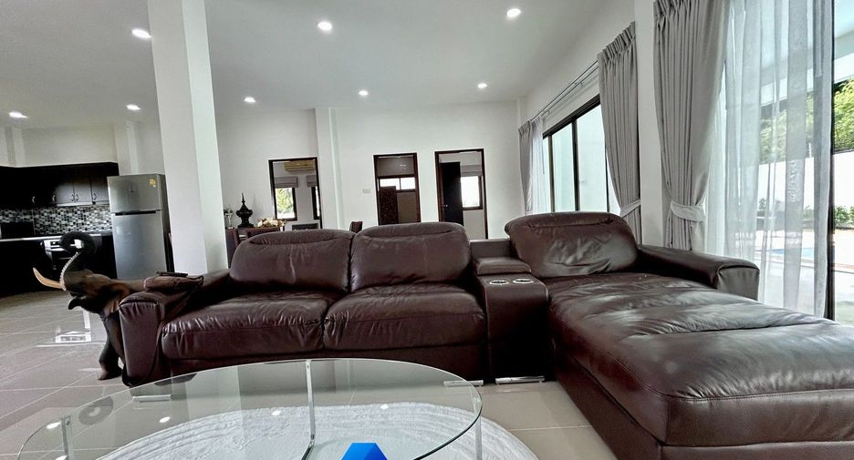 For sale 3 ベッドルーム villa in Hua Hin, Prachuap Khiri Khan